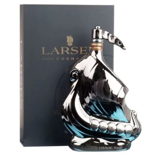 Larsen Konyak Platinum Fine Champagne Ezüsthajó 0,7l DD.